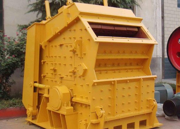 What are the factors that affect the output of impact crusher?