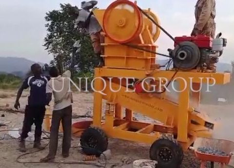 the mobile diesel jaw crusher start to test working in Uganda